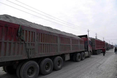 南寧曝光70輛“百噸王”貨車 賓陽(yáng)一輛超載超90噸，普通貨運(yùn)安全引關(guān)注